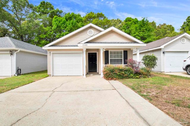 2388 Trailwood Dr, Cantonment, FL 32533