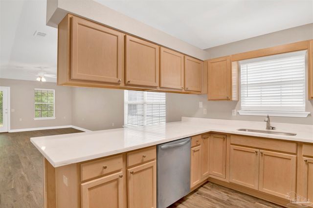 2388 Trailwood Dr, Cantonment, FL 32533