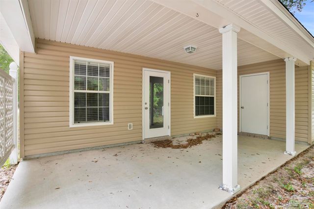 2388 Trailwood Dr, Cantonment, FL 32533