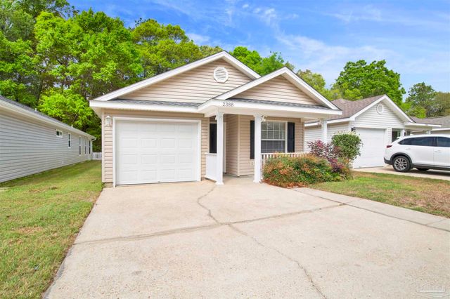 2388 Trailwood Dr, Cantonment, FL 32533