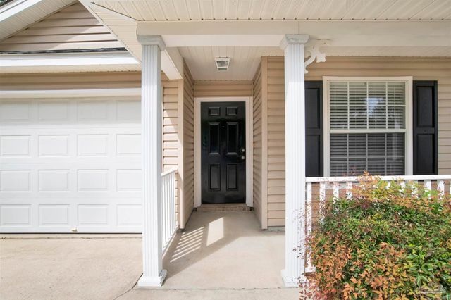 2388 Trailwood Dr, Cantonment, FL 32533