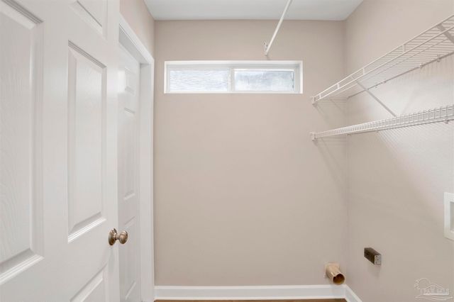 2388 Trailwood Dr, Cantonment, FL 32533