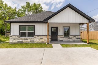 611 Levy Street, Navasota, TX 77868