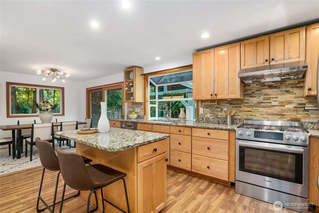 19602 NE 185th Street, Woodinville, WA 98077