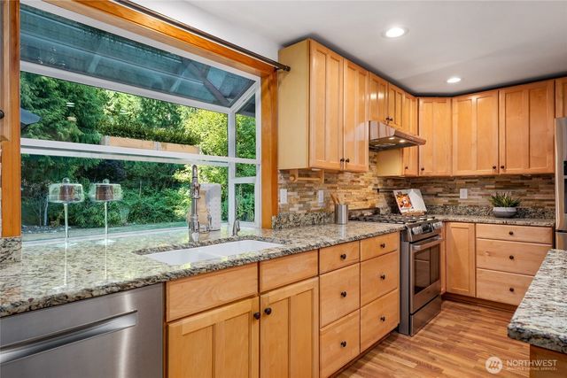 19602 NE 185th Street, Woodinville, WA 98077