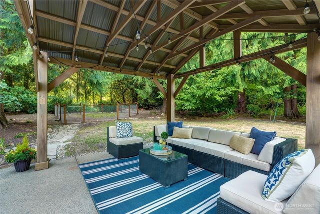 19602 NE 185th Street, Woodinville, WA 98077