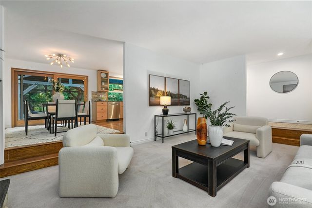 19602 NE 185th Street, Woodinville, WA 98077