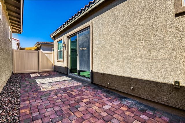763 Cactus Crossing Street, Henderson, NV 89011