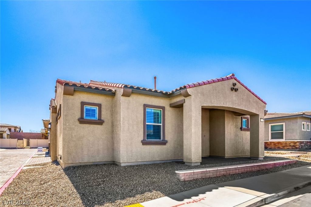 763 Cactus Crossing Street, Henderson, NV 89011