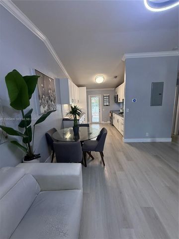 328 NW 47th St, Deerfield Beach, FL 33064