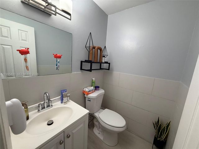 328 NW 47th St, Deerfield Beach, FL 33064