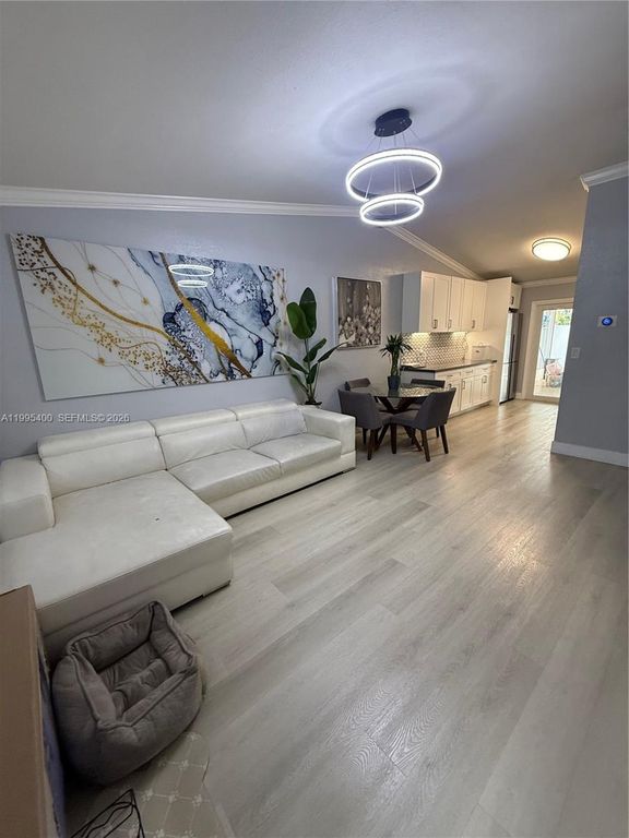 328 NW 47th St, Deerfield Beach, FL 33064