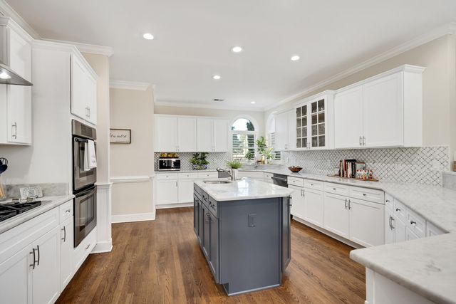 2410 HALLE PKY, Collierville, TN 38017