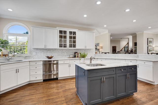 2410 HALLE PKY, Collierville, TN 38017