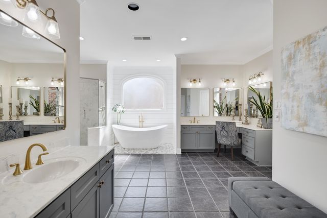 2410 HALLE PKY, Collierville, TN 38017