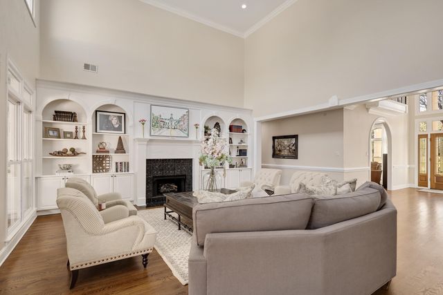 2410 HALLE PKY, Collierville, TN 38017