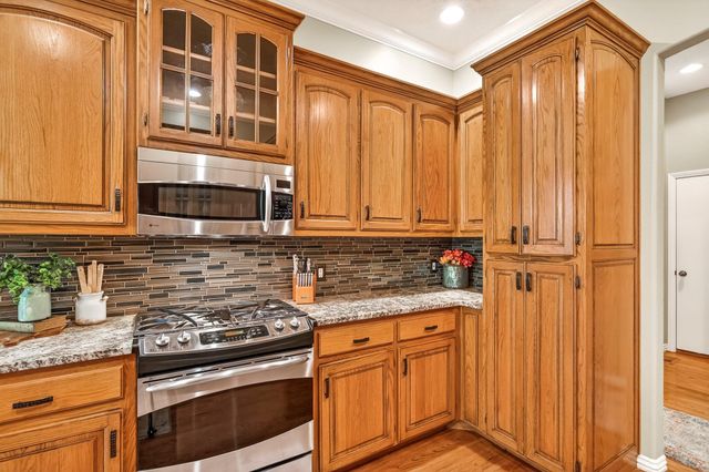 1101 W Woodhill Court, Springfield, MO 65810