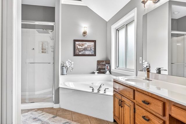 1101 W Woodhill Court, Springfield, MO 65810
