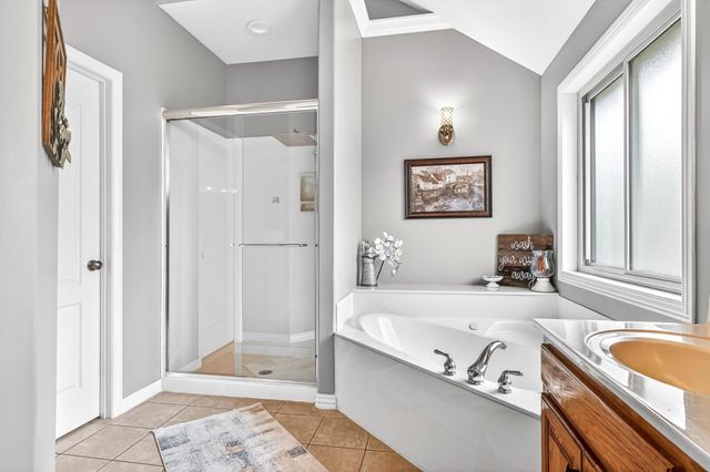 1101 W Woodhill Court, Springfield, MO 65810