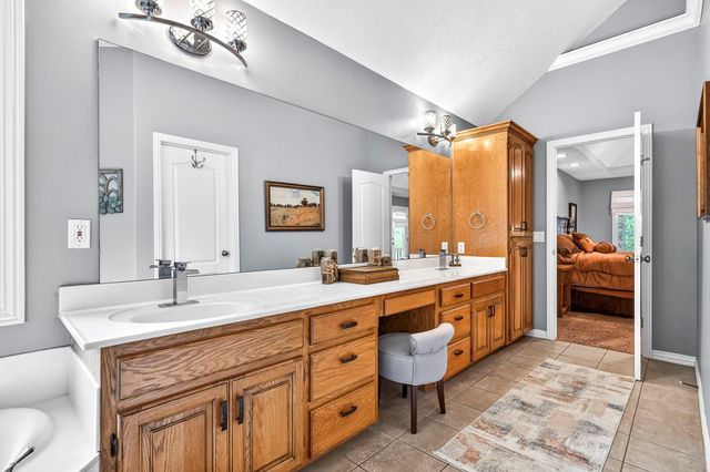 1101 W Woodhill Court, Springfield, MO 65810
