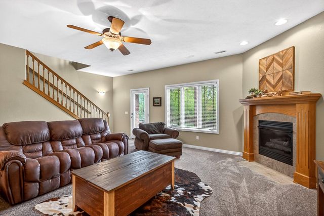 1101 W Woodhill Court, Springfield, MO 65810