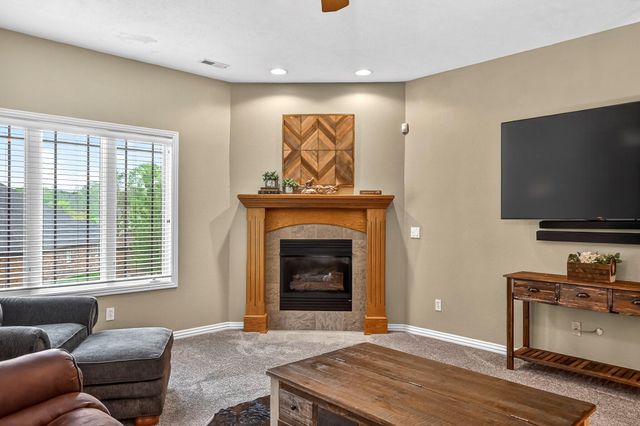 1101 W Woodhill Court, Springfield, MO 65810
