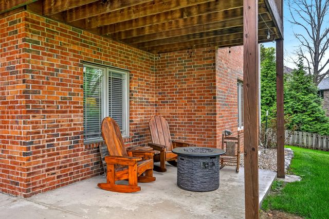 1101 W Woodhill Court, Springfield, MO 65810