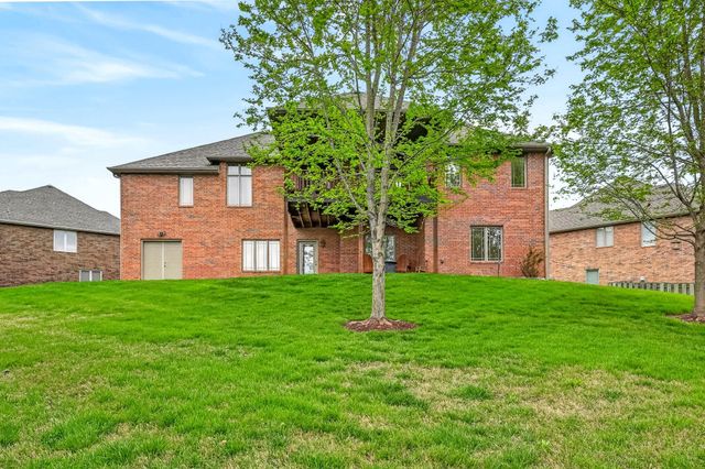 1101 W Woodhill Court, Springfield, MO 65810
