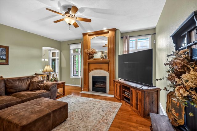 1101 W Woodhill Court, Springfield, MO 65810