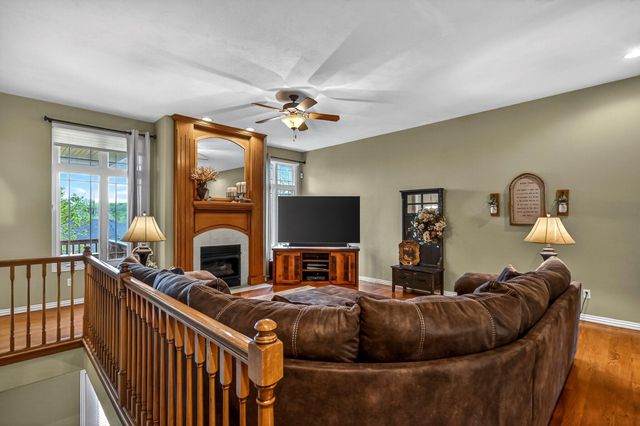 1101 W Woodhill Court, Springfield, MO 65810