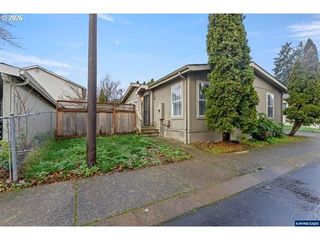 12323 Se HOLGATE Blvd 2, Portland, OR 97236