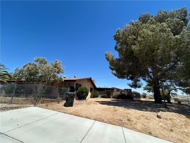 14822 Rodeo, Victorville, CA 92395