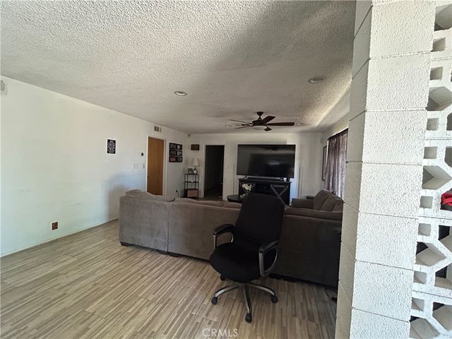 14822 Rodeo, Victorville, CA 92395
