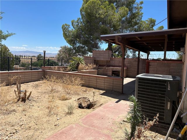 14822 Rodeo, Victorville, CA 92395