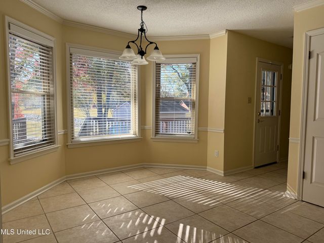 1327 Fox Chase Drive, Southaven, MS 38671