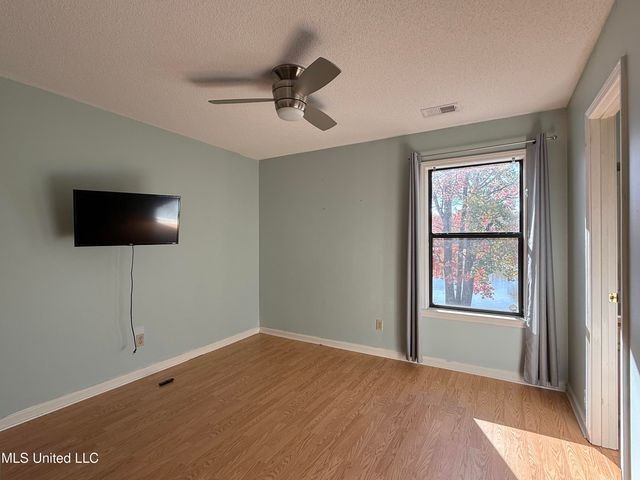 1327 Fox Chase Drive, Southaven, MS 38671