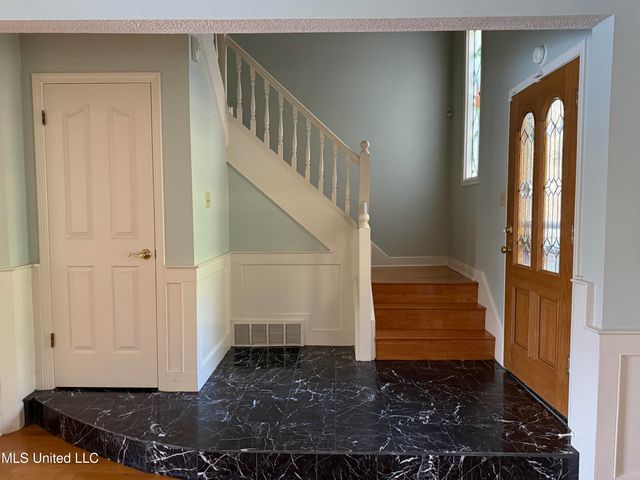 1327 Fox Chase Drive, Southaven, MS 38671