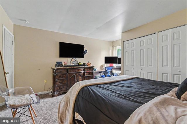2303 IONOFF RD, Harrisburg, PA 17110