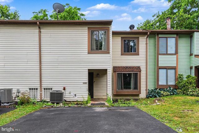 2303 IONOFF RD, Harrisburg, PA 17110