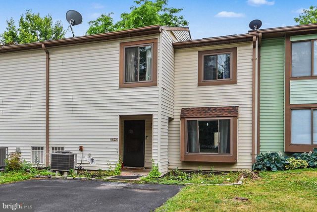 2303 IONOFF RD, Harrisburg, PA 17110