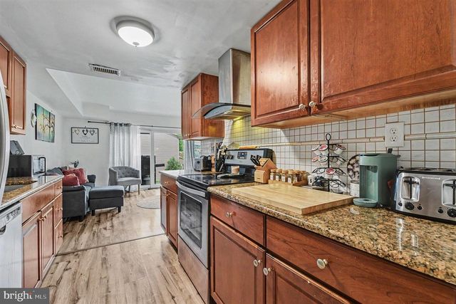 2303 IONOFF RD, Harrisburg, PA 17110
