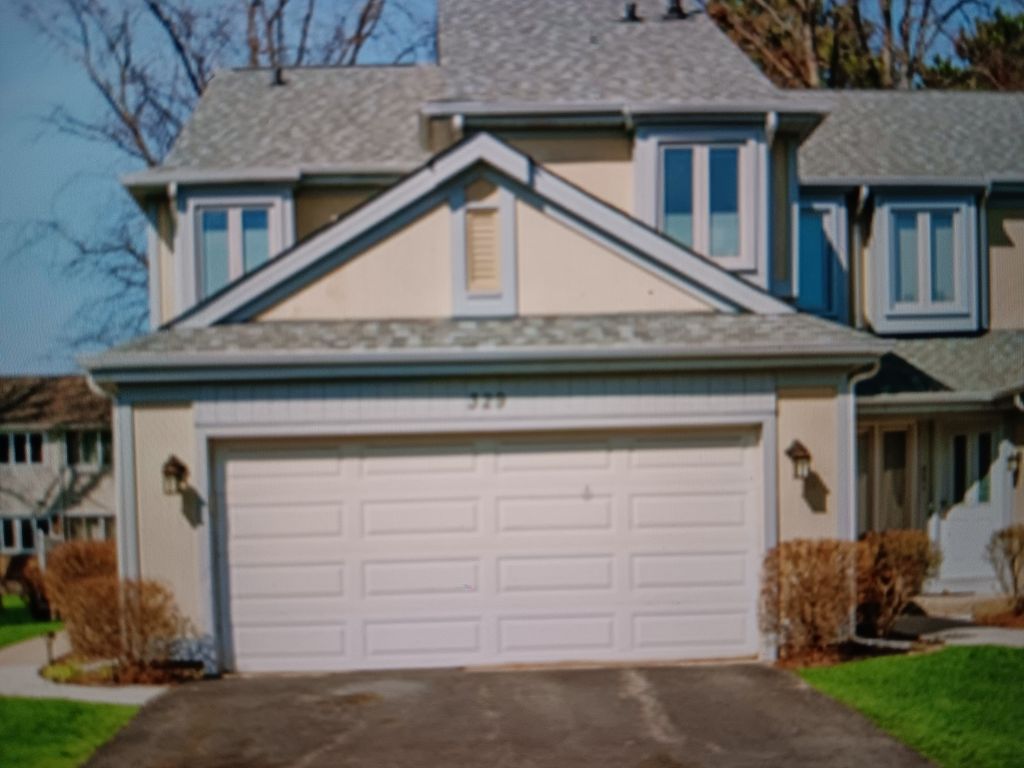 329 Redwing Drive 329, Deerfield, IL 60015