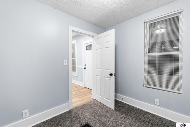 3912 S 14th Street, Omaha, NE 68107