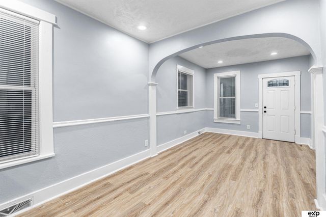 3912 S 14th Street, Omaha, NE 68107