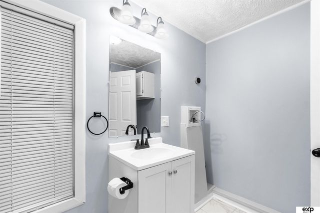 3912 S 14th Street, Omaha, NE 68107