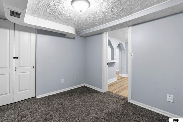 3912 S 14th Street, Omaha, NE 68107