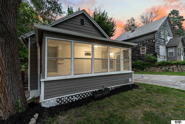 3912 S 14th Street, Omaha, NE 68107