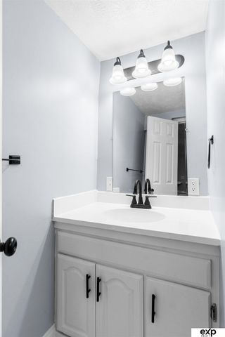 3912 S 14th Street, Omaha, NE 68107