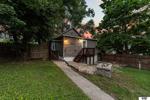 3912 S 14th Street, Omaha, NE 68107