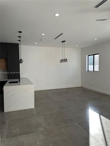 4631 SW 32nd Ave 4C, Dania Beach, FL 33312